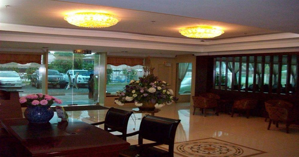 Yaho Hotel Kota Kinabalu Exterior photo